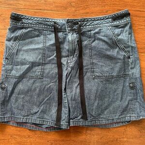 Women shorts. Tommy Hilfiger. Size 6